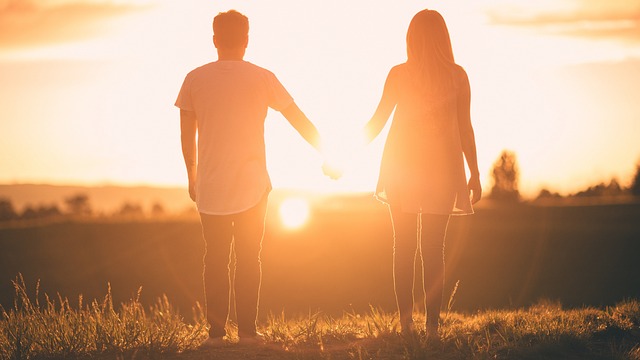 Il existe de nombreux clubs de rencontre pour célibataires dans le monde entier. Certains clubs sont organisés par des o
