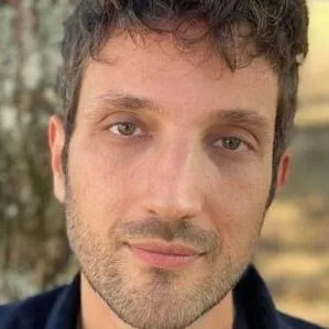 Darius Bayat